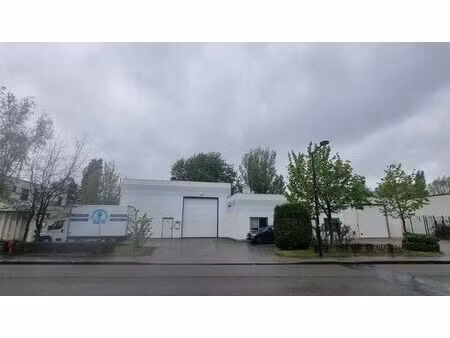 a venre - entrepot - forest