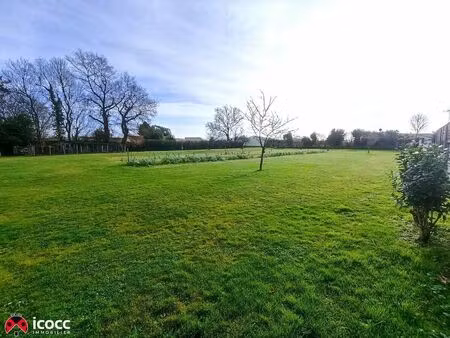 terrain à bâtir  3000m² (possibilité plus)  quartier calme avec tout à l'égout