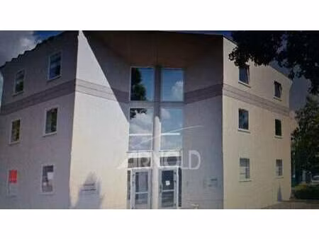 location bureaux et commerces à saint-herblain (44800) : à louer / 73m² saint-herblain