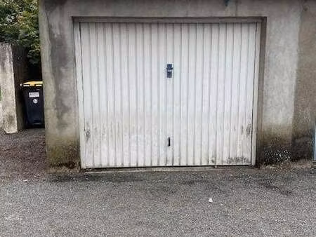vente garage et parking à angers (49000) : à vendre / 15m² angers