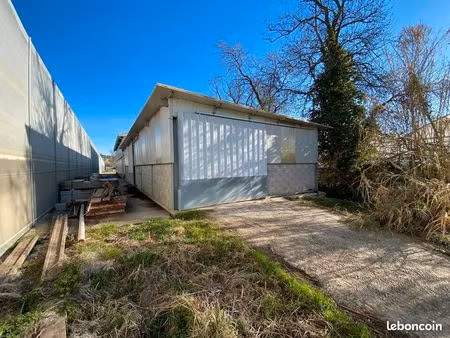 local d'activité 180 m²