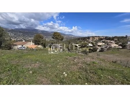 terrain constructible de 2140m² peymeinade