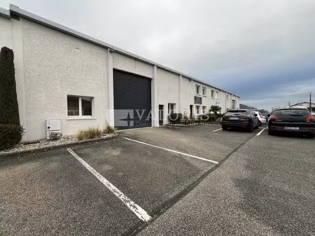 location commerce 1449 m² à décines-charpieu (69150)