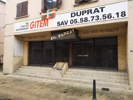 plateau d'environ 149m² et garage 4 places