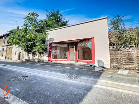 a vendre  local commercial de 65 m²