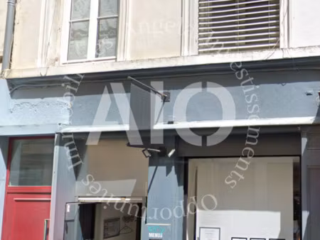 studio d'une surface de 29m2 au rdc donnant sur cour