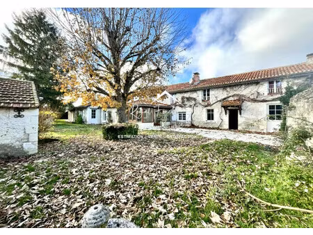 belle bâtisse familiale avec un énormement de charme