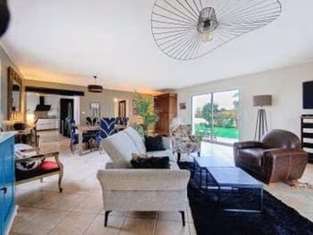 vente maison au fenouiller (85800) : à vendre / 255m² le fenouiller