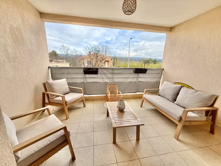 t3 récent  60m2  calme absolu  terrasse  parking   centre pourrieres