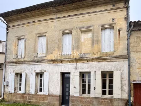 maison en pierre à rénover dans le secteur prisé de montagne