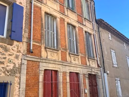 vend maison de village