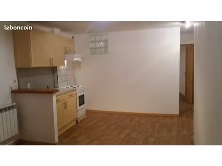 t2 de 42 m2 à tenay 45 mn de lyon et 15 mn d amberieux en b