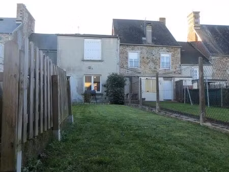 immeuble 132 m² landelles et coupigny