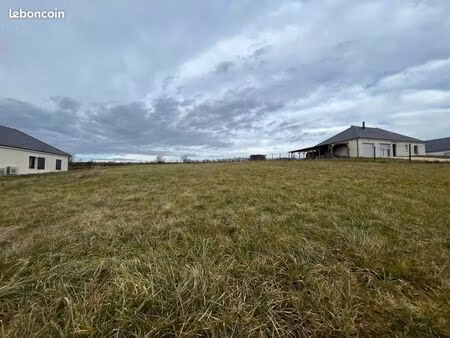terrain 1 350 m² turenne