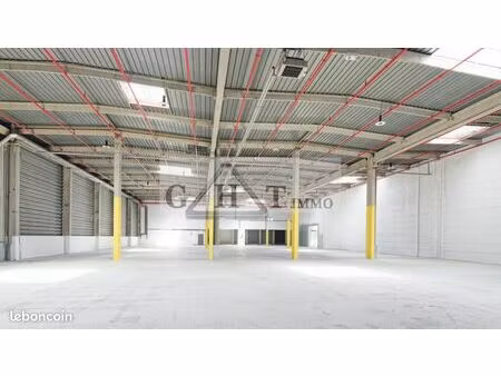 local logistique 2 098 m²