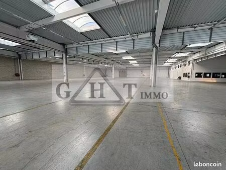 local industriel 4 662 m²