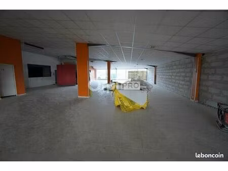 local commercial 276 m²