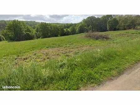 terrain 1 700 m² meyrals