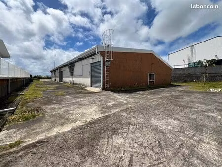 local industriel 100 m²