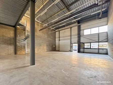 local industriel 287 m²