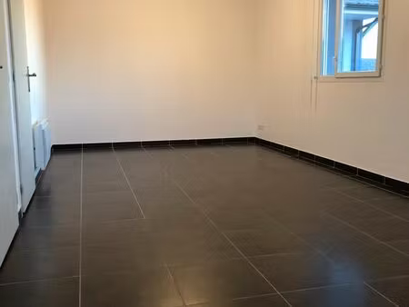 a louer bureaux de 12m2 / 30 m2 marcheprime