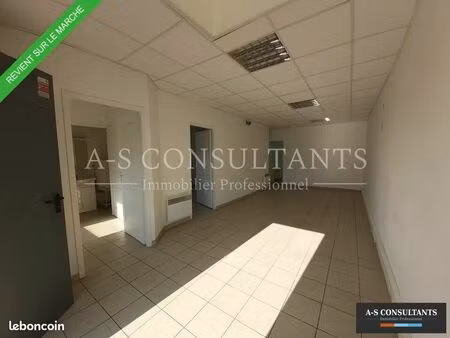 bureaux 74 m²