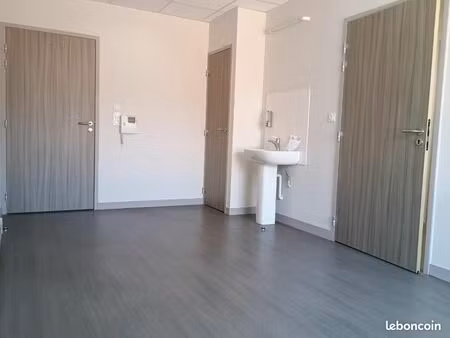 local d'activité 47 m²