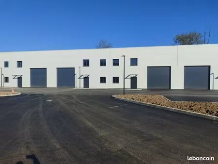 local d'activite 170 m² morestel