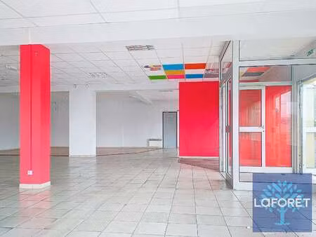 location bureaux et commerces à la chaize-le-vicomte (85310) : à louer / 4945m² la chaize-
