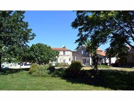 vente maison piscine à aigrefeuille-d'aunis (17290) : à vendre piscine / aigrefeuille-d'au