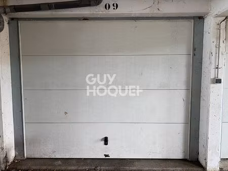 garage de 13.6 m² à vendre loué