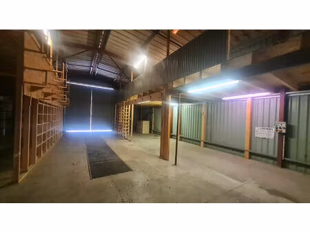 local lamothe montravel 180 m2