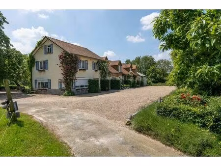 villa équestre sur un terrain de 2.05ha