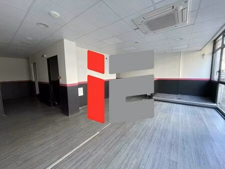 location commerce 125 m² à lorient (56100)