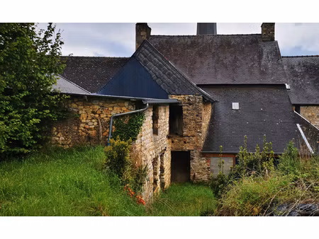 maison en pierres à rénover sur terrain constructible d'envi