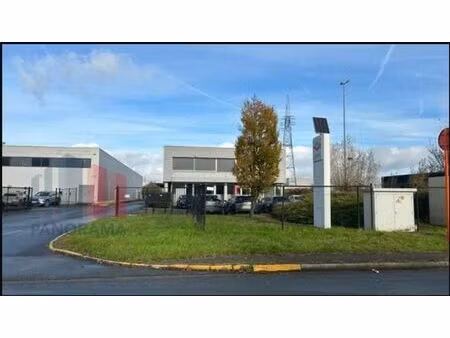 272 m² de stockage avec 6.000 m² de stockage extérieur