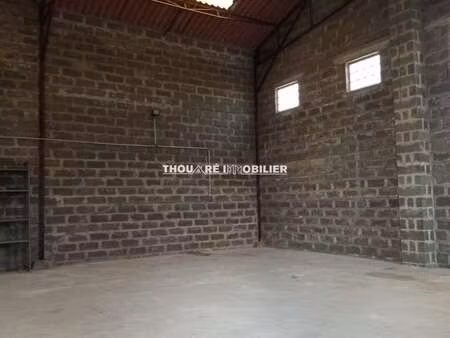 location garage box et parking à thouaré-sur-loire (44470) : à louer / 114m² thouaré-sur-l