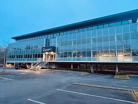 location bureau la chapelle sur erdre 2 352 m²