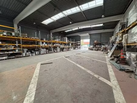 location local d'activités st ouen l'aumone 769 m²