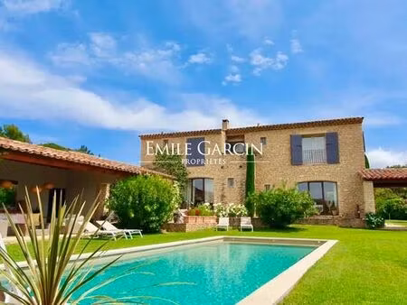 maison de luxe de 7 pièces en location à gordes  provence-alpes-côte d'azur