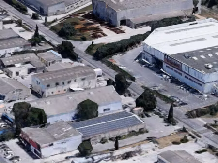 location local commercial 200m2 la garde 83130 - 2826 € - surface privée