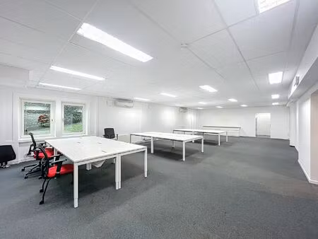 bureaux à louer à rue de coquelet 134 bouge (vbc21788)