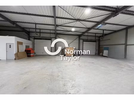 local d'activite avec bureaux a louer