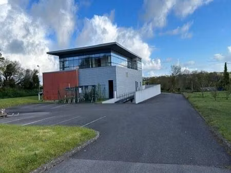 location bureau plouzane 962 m²
