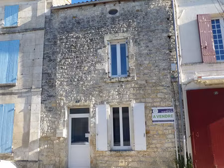 vente maison 3 pièces 94m2 saint-savinien 17350 - 159000 € - surface privée