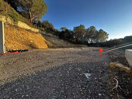 au sein d'un site en pleine rehabilitation  terrain 2150m2 + un pc villa de 190 m2