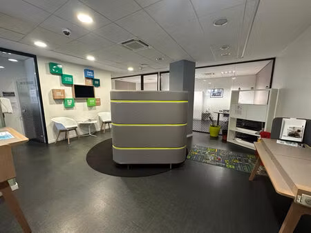 location local commercial 250m2 rodez 12000 - 5500 € - surface privée