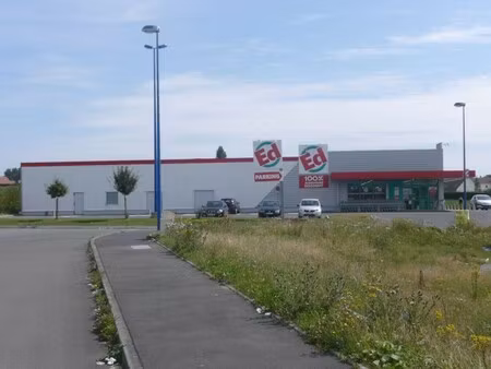 location local commercial