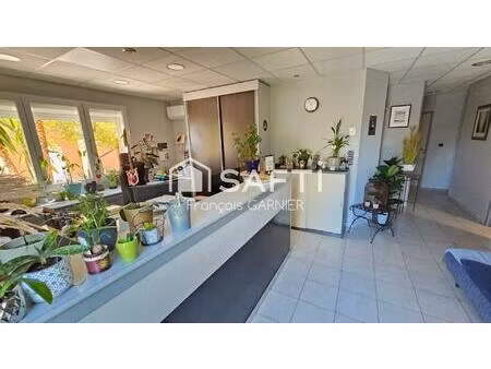 murs commerciaux d'environ 218 m²  la farlède.