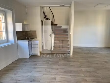 location bureau 100 m² à fleurieu-sur-saône (69250)